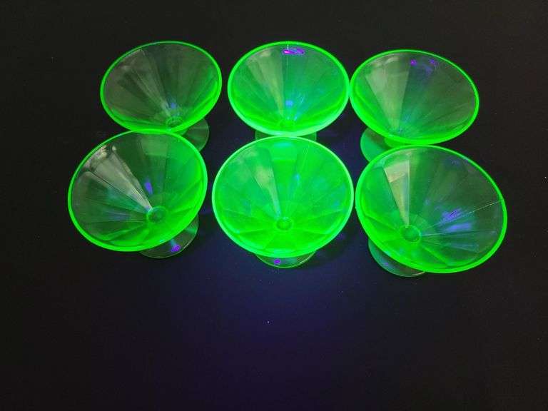 6) Federal Uranium Glass Dessert Cups