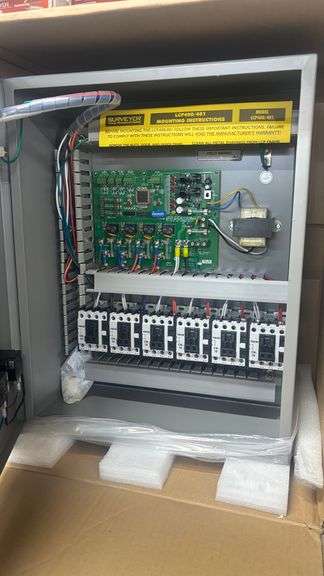 Surveyor Communicating Lighting Control, Thermostats, Data Concentrator, Outside Temperature Sensor 