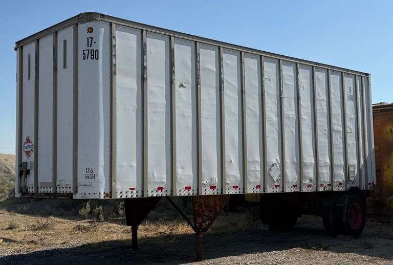 1988  Pines   Box Trailer