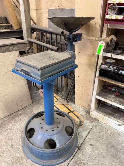 Shop Scale, Stand