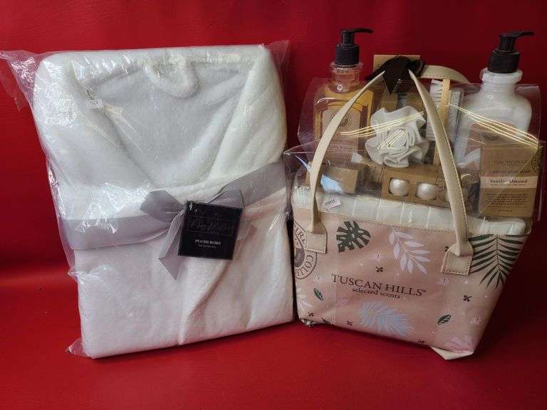 Plush Bath Robe, Tusan Hills Bath Accessories