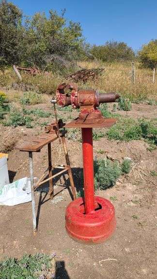 Metal Table with Vise, Vise Stand