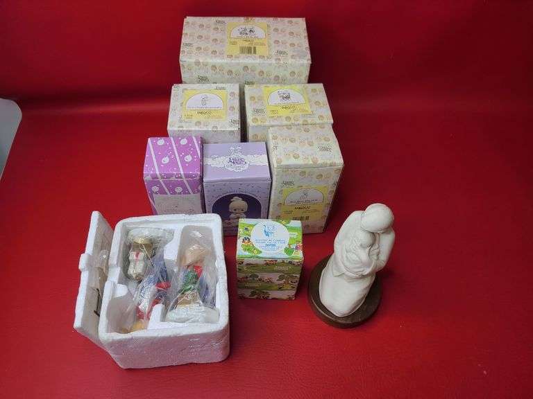 Precious Moments Collectibles, Hansen Classics Bisque Figurine