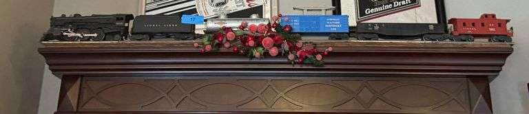 Lionel Lines Collectible Train Set with Track