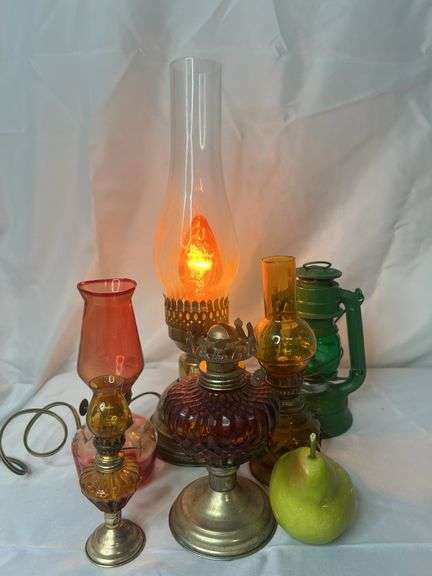Vintage Kerosene, Oil & Electric Lamps