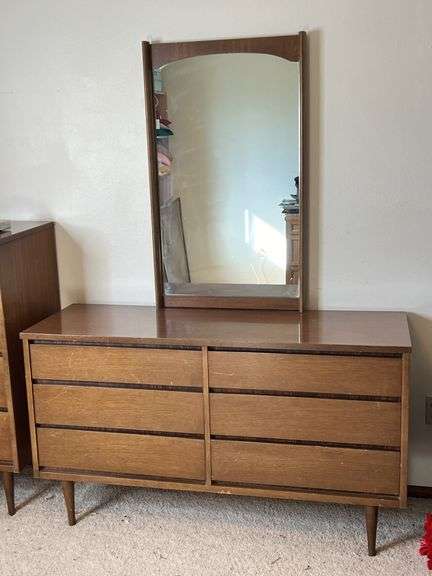 Bassett, Vintage MCM Dresser