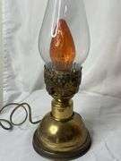 Vintage Kerosene, Oil & Electric Lamps