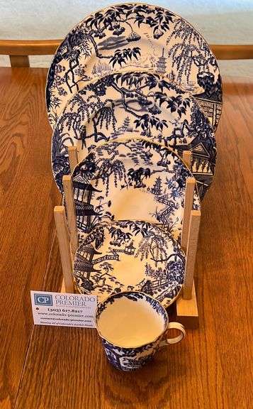 Royal Crown Derby, Place Setting