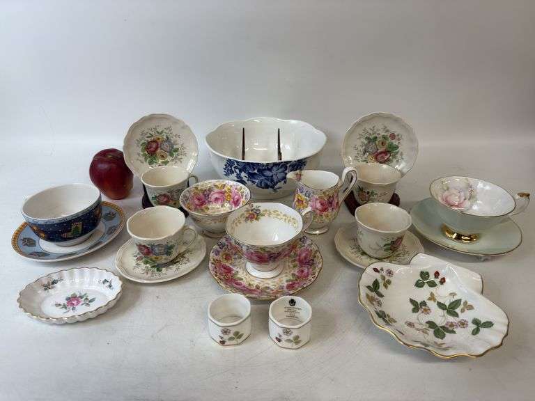Wedgwood, Royal Albert, Spode, Staffordshire, Royal Doulton, Cups, Saucers, Bowl, Creamer