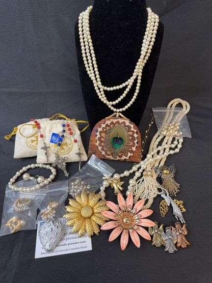 Rosaries, Necklaces, Ladies Jewelry