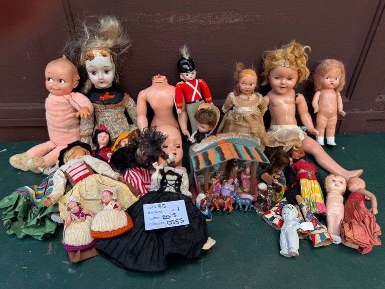 Vintage Dolls, Creche