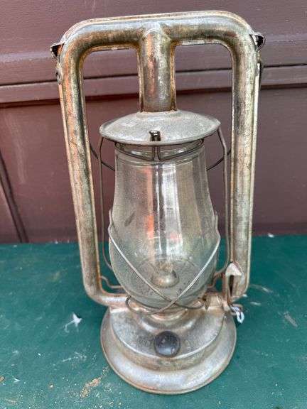 Paull's Oil Lamp, Shoe Forms