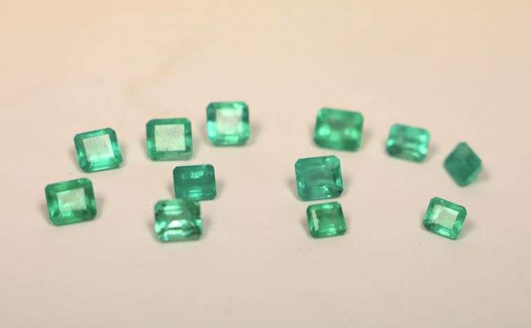 Cut Emerald Stones