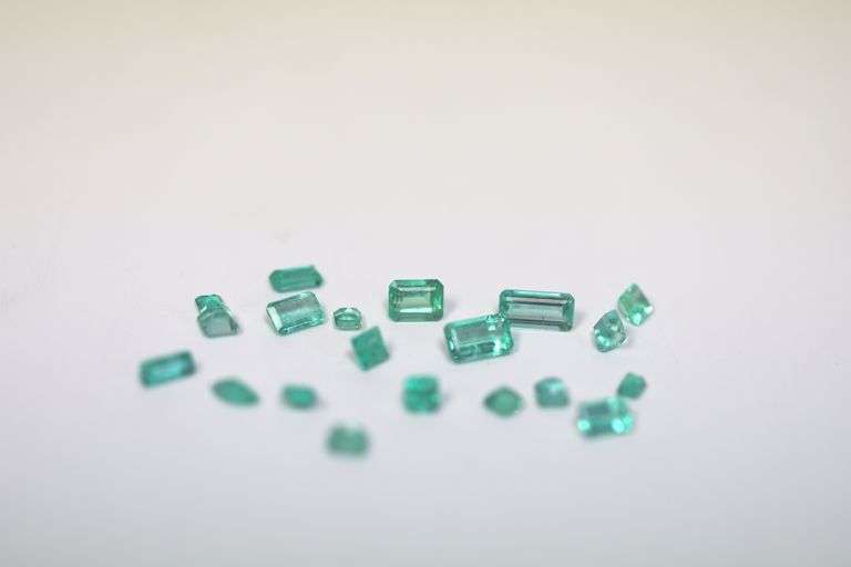 Cut Emerald Stones