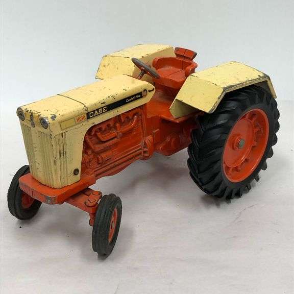 Case 1030 Comfort King Tractor