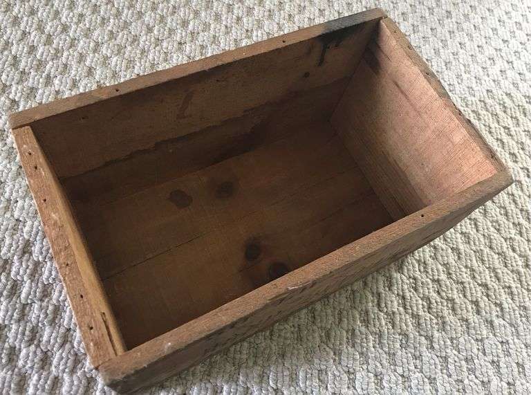 ANTIQUE PINE SHIPPING BOX “GURNEY QUALITY” SHOE NAILS-ODD & EARLY