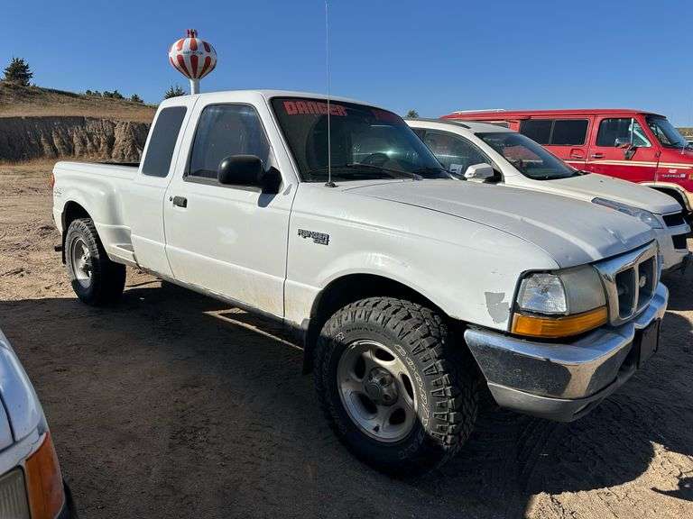 1999 Ford Ranger XLT Pickup - Creamer Auction