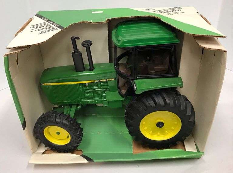 John Deere 4255 MFWD Tractor