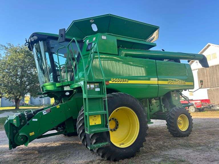 John Deere 9560 STS Combine