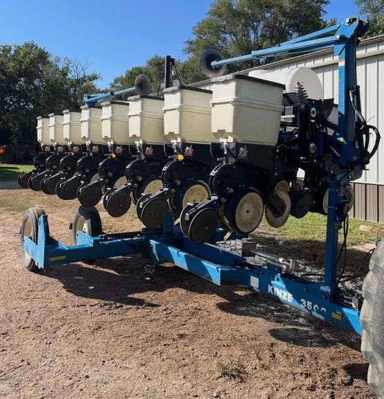 Kinze 3500 Planter