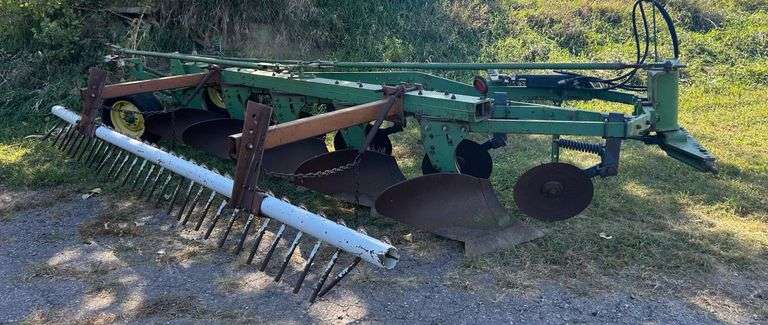 John Deere AO145 Semi Mounted Plow
