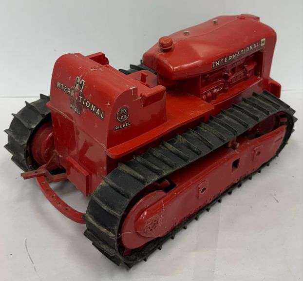 International TD24 Diesel Crawler