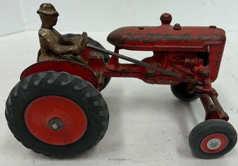Arcade Cast Iron Farmall A Tractor - Creamer Auction
