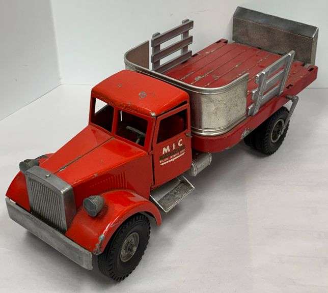 Smith Miller Flatbed Truck