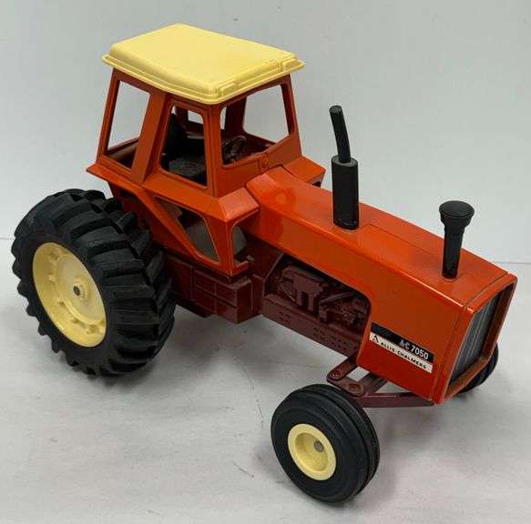Allis-Chalmers 7050 Maroon Body Tractor