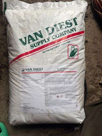 4 Bags of Lawn Fertilizer