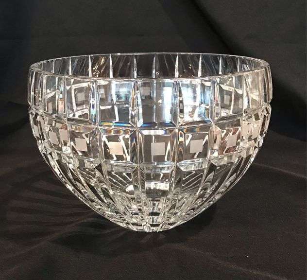 Classy Crystal Serving Bowl