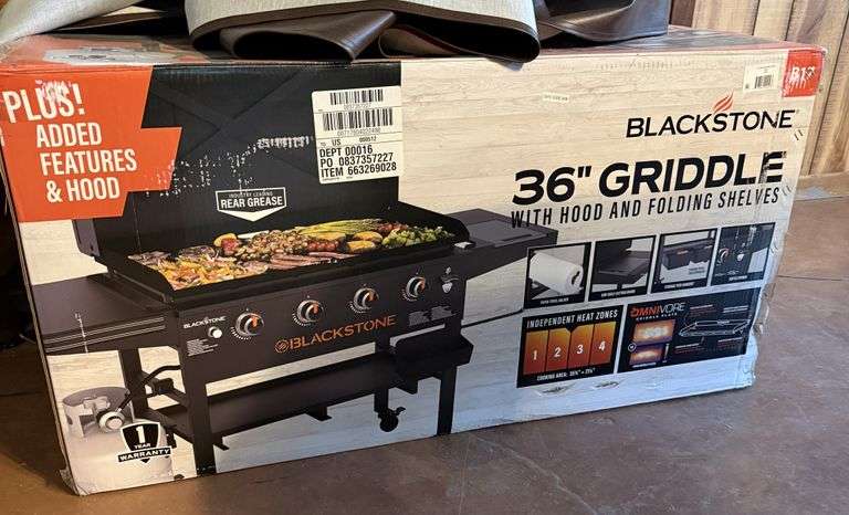 Blackstone Griddle- 36" with hood and folding shelves
