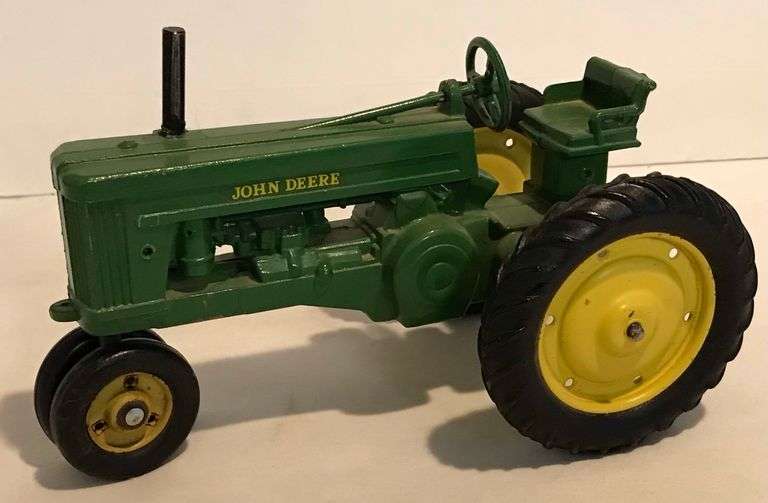 John Deere 2 Cylinder Tractor