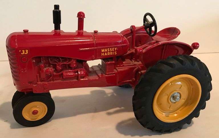 Massey Harris 33 - 1987 National Farm Toy Show Tractor