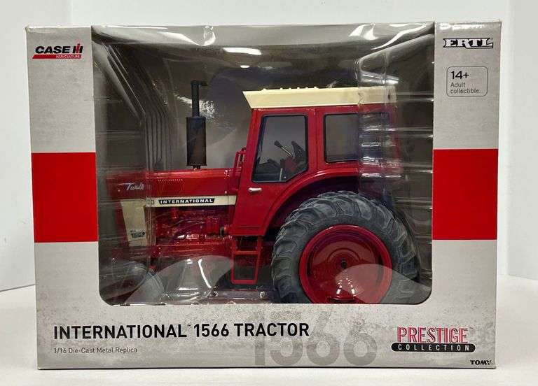 International 1566 Tractor with Duals & Cab - Prestige Collection