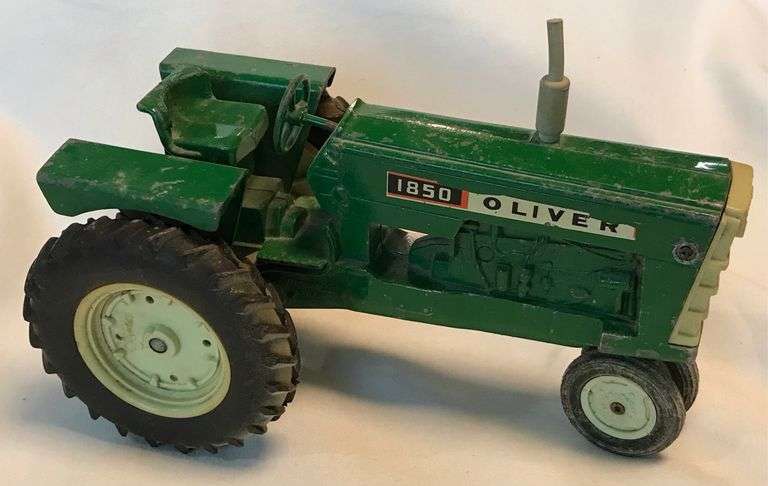 Oliver 1850 Tractor