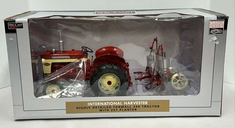 International Harvester 340 Tractor with 251 Planter - Spec Cast 1/16