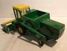 John Deere 6600 Combine