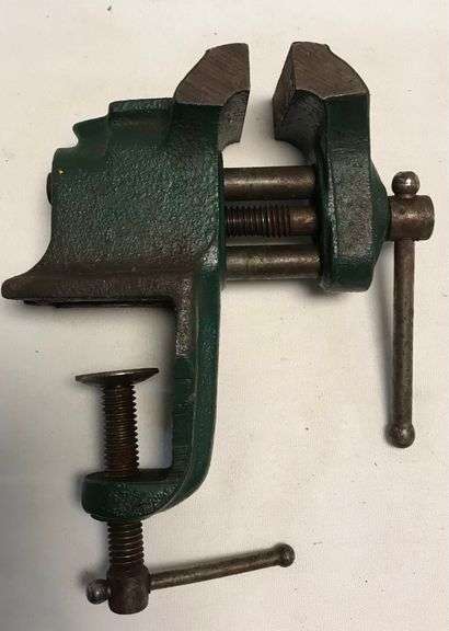 Cast Iron Bench Mount Vise - 1 3/4”
