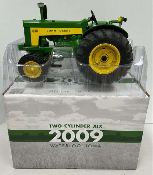 John Deere 630 - 2009 - Two Cylinder Expo Show Tractor