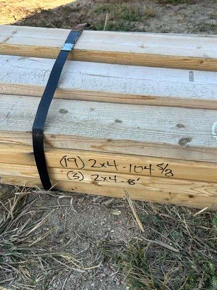 (22x) 2x4 Lumber - Two Different Lengths
