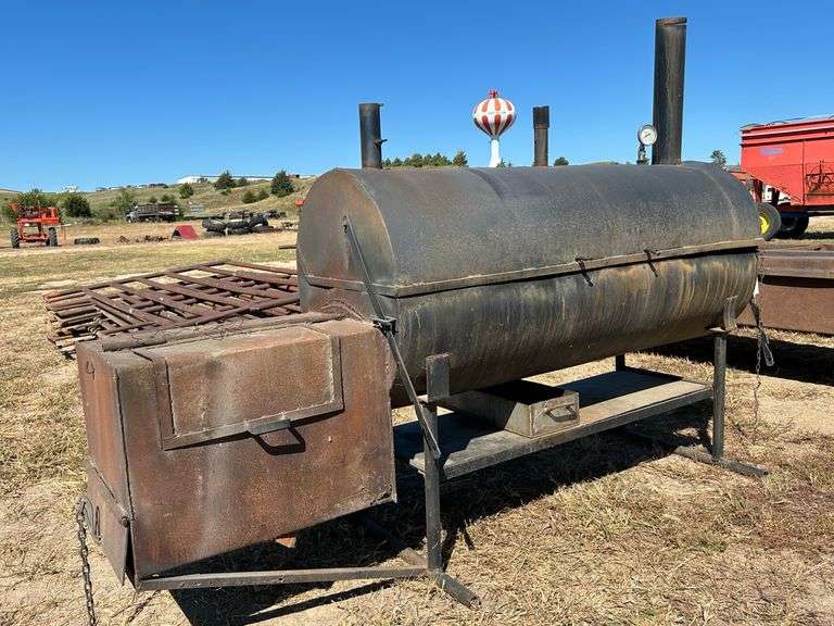 Large Charcoal Grill/Smoker