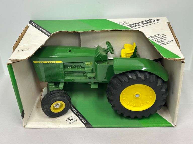 John Deere 5020 Tractor - ERTL 1/16 Scale