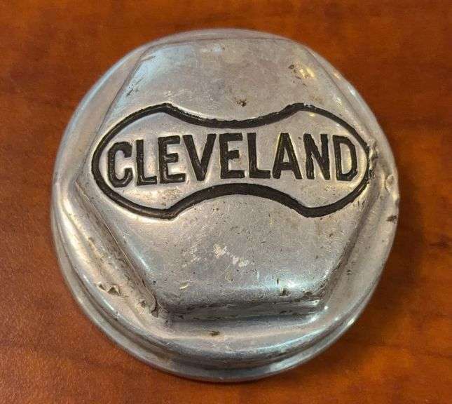 "Cleveland" - Threaded Grease Hub Cap