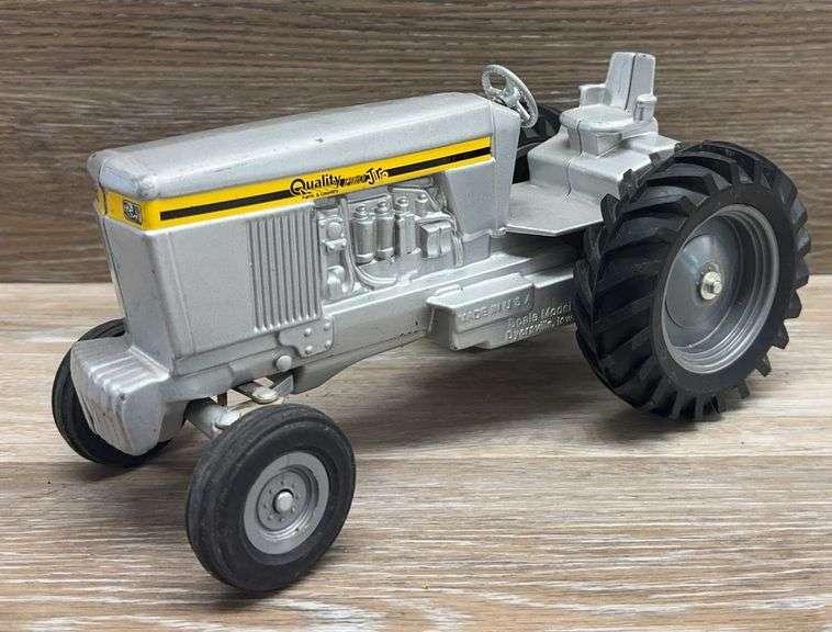 Quality Pro Jr Tractor - Scale Models 1/16 Scale