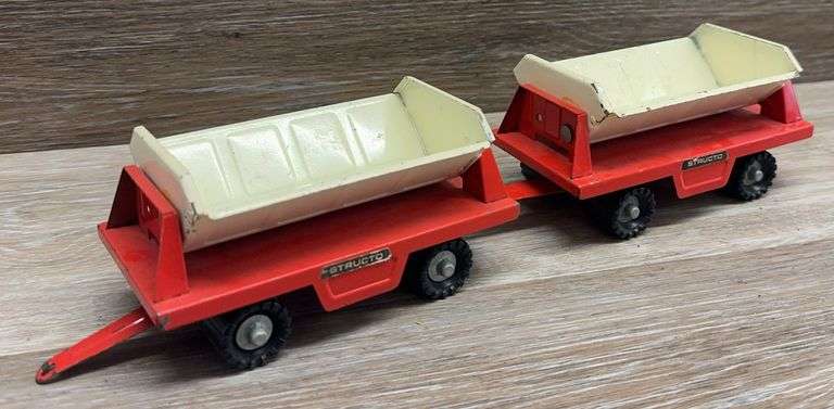 Pair of Structo Side Dump Trailers - Each Approx 7" Long