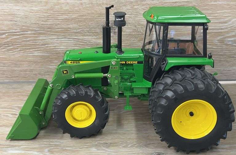 John Deere 4255 Tractor w/ 640 Loader - 1/16 Scale