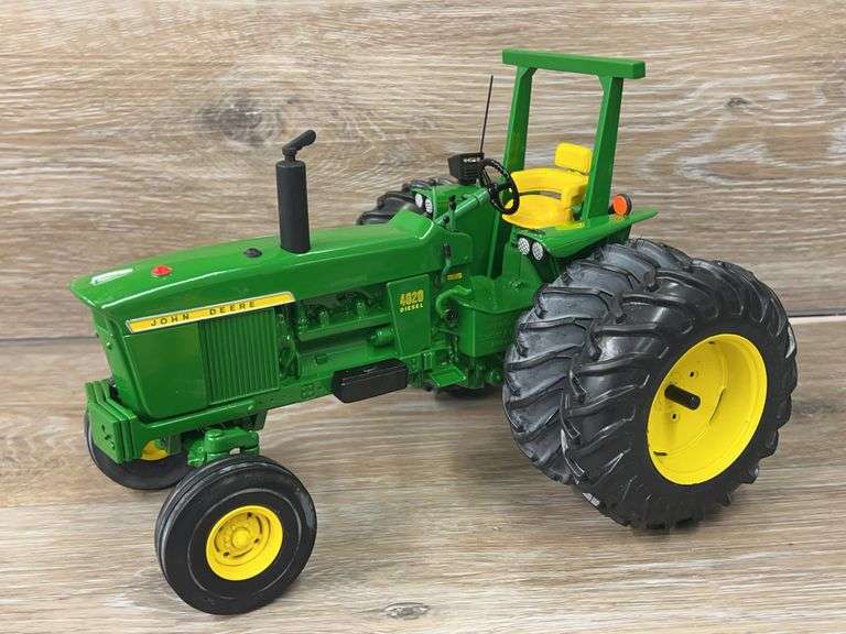 John Deere 4020 Wide Front Tractor with Duals, Weights, & Radio - 1/16 Scale