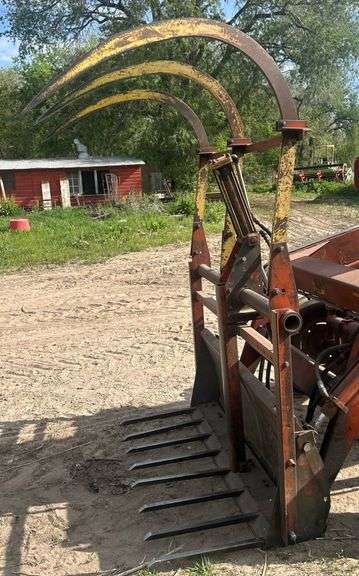 Farmhand 5 Ft. Manure Bucket with 3 Tine Grapple Fork