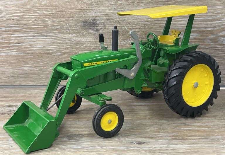 John Deere Wide Front Tractor w/ Loader & Rops - 1/16 Scale